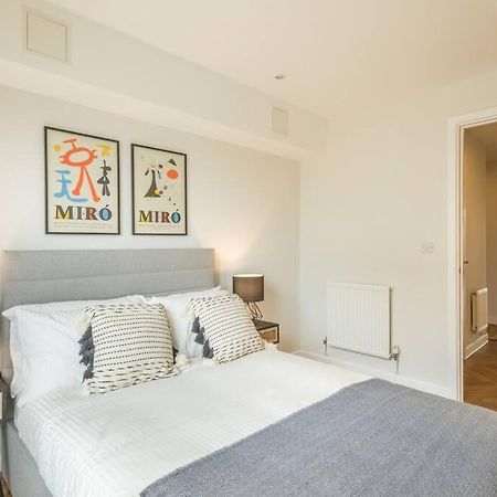 Executive 2Br Apartment Next To Station + Parking CBG Buitenkant foto