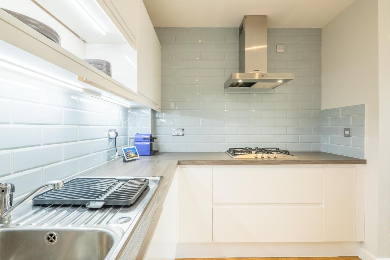 Executive 2Br Apartment Next To Station + Parking CBG Buitenkant foto