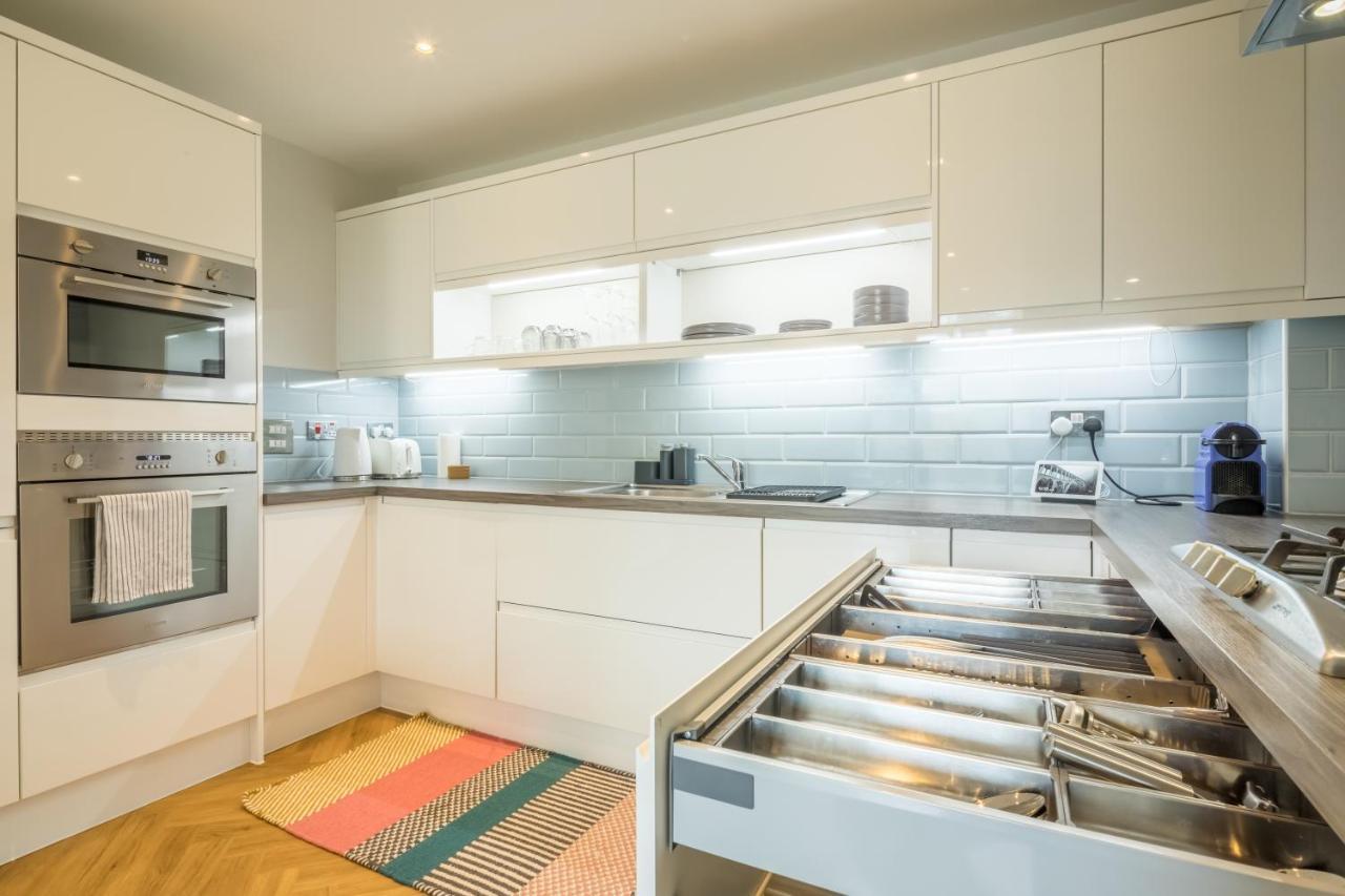 Executive 2Br Apartment Next To Station + Parking CBG Buitenkant foto