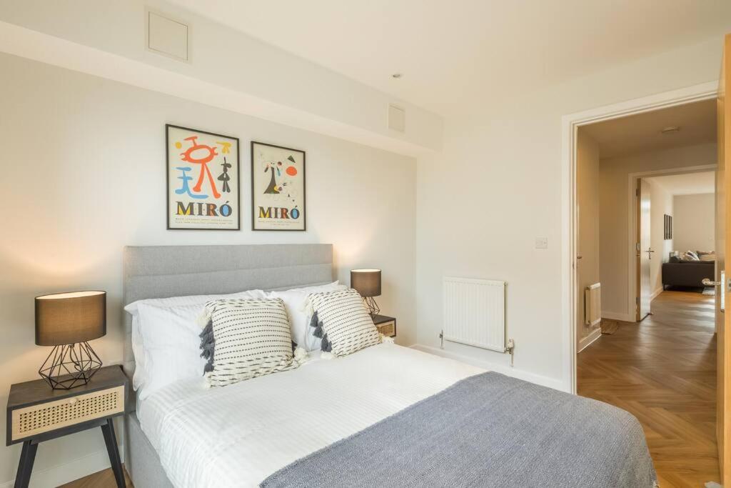Executive 2Br Apartment Next To Station + Parking CBG Buitenkant foto