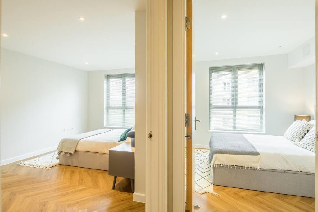 Executive 2Br Apartment Next To Station + Parking CBG Buitenkant foto