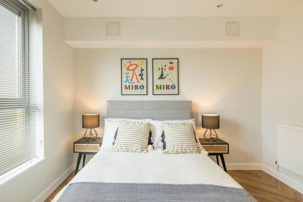 Executive 2Br Apartment Next To Station + Parking CBG Buitenkant foto